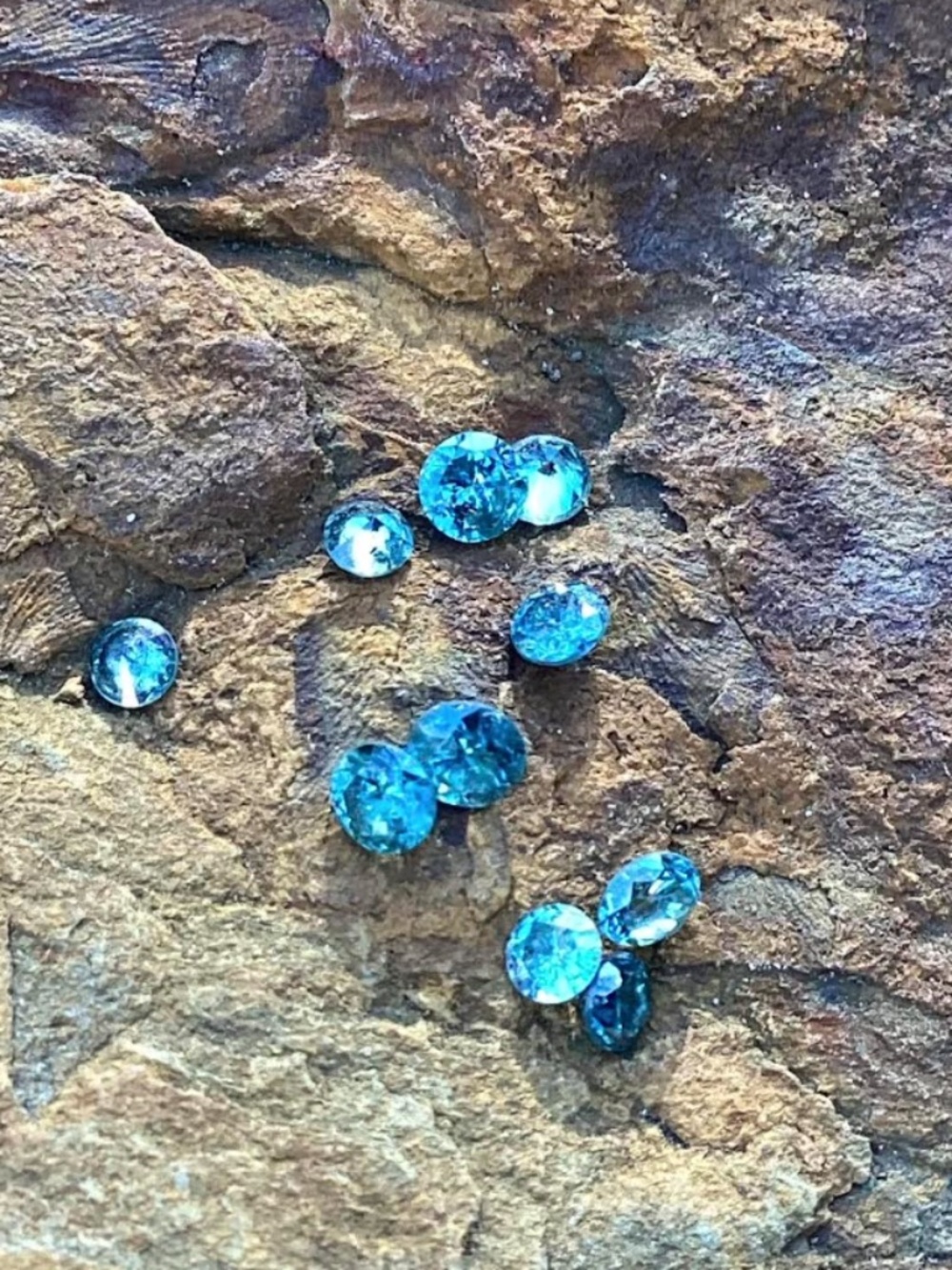 .9 Carats 2mm Blue Diamond Rounds, NWT